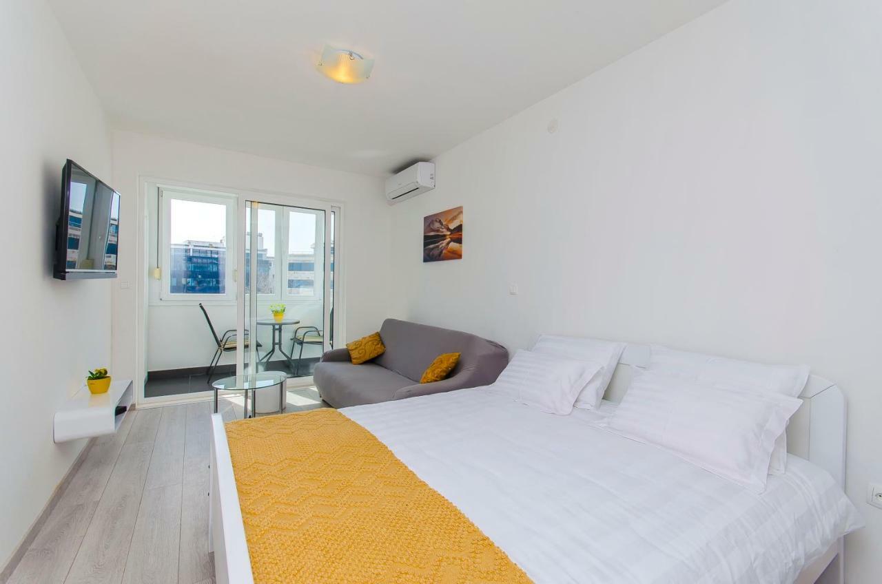 Side By Side Apartments Split Luaran gambar