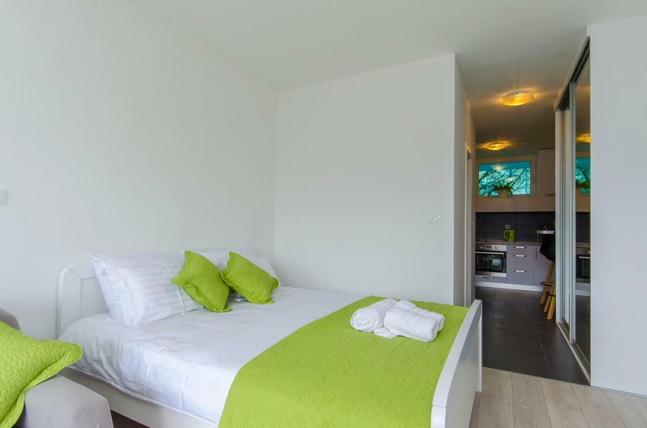 Side By Side Apartments Split Luaran gambar